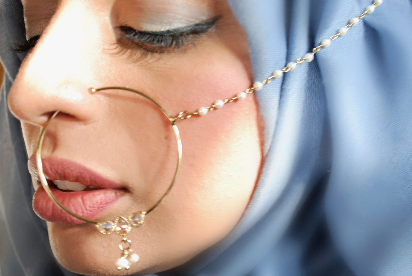 Large Pearly Nose Ring with Chain (Nath)